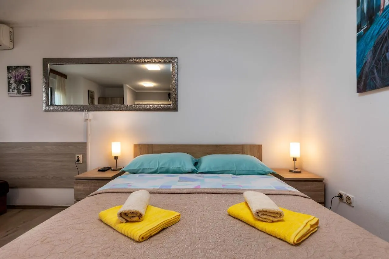Apartments Kristina Rovinj 0*,